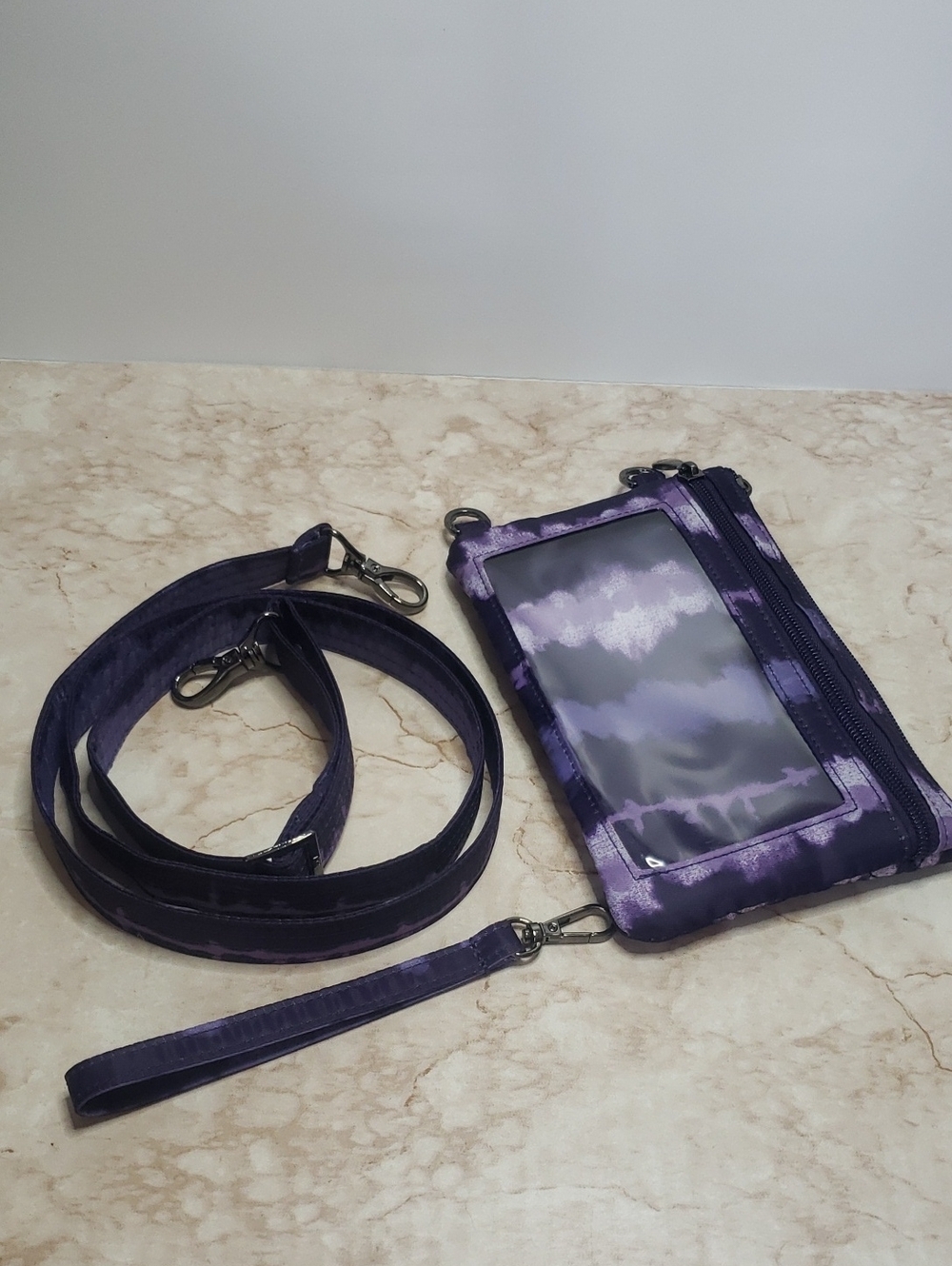 lug Peekaboo Lavender Tie Dye  Crossbody/wrislet Cell Phone Mini Bag